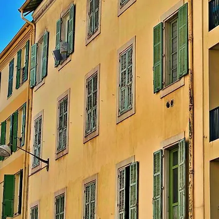 Gold Town Apartment Nice